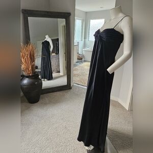 EUC Size 6, 100% Silk BCBGMAXAZRIA Gown